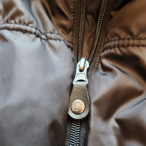 Men's Black Puffer Vest - Size XXL - Picture 3 of 9